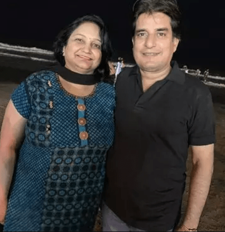 Akshita Mudgal with her parents