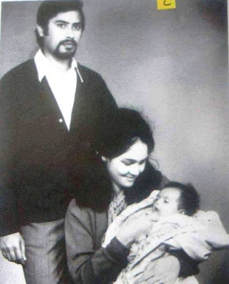 Arjun Rampal Chilhood photo with mother