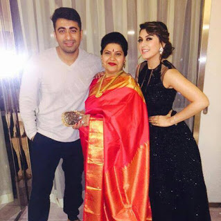 Hansika Motwani with mother