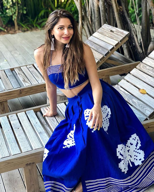 Kanika Kapoor Appearance