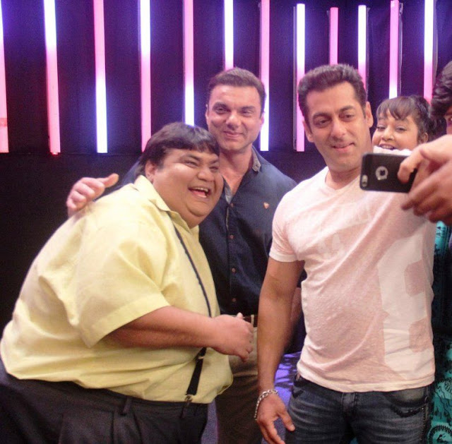 Kavi Kumar Azad with Salman Khan