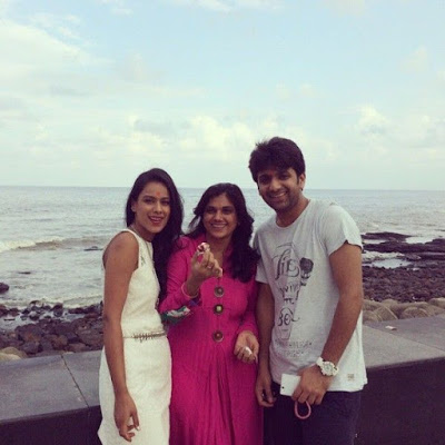 Nia Sharma with her mother and brother