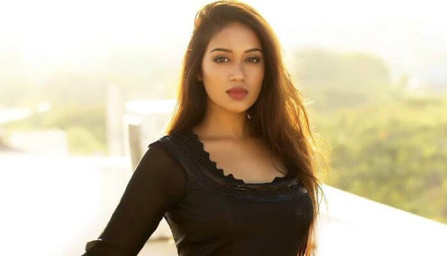 Nivetha Pethuraj photo