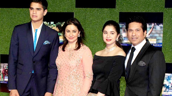 Anjali Tendulkar with her husband, son and daughter