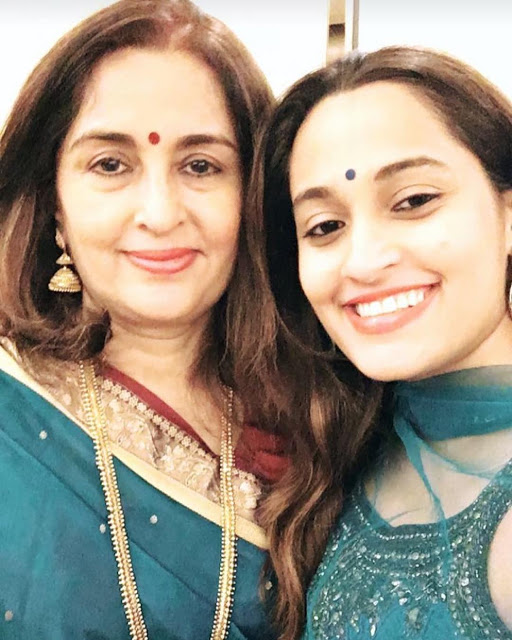 Shweta Pandit with Mother