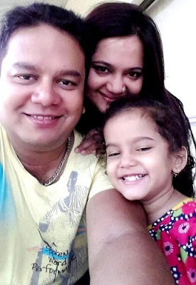 Sonakshi Save with her Parents