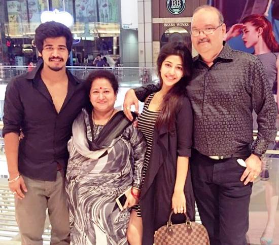 Sonarika Bhadoria with parents and brother