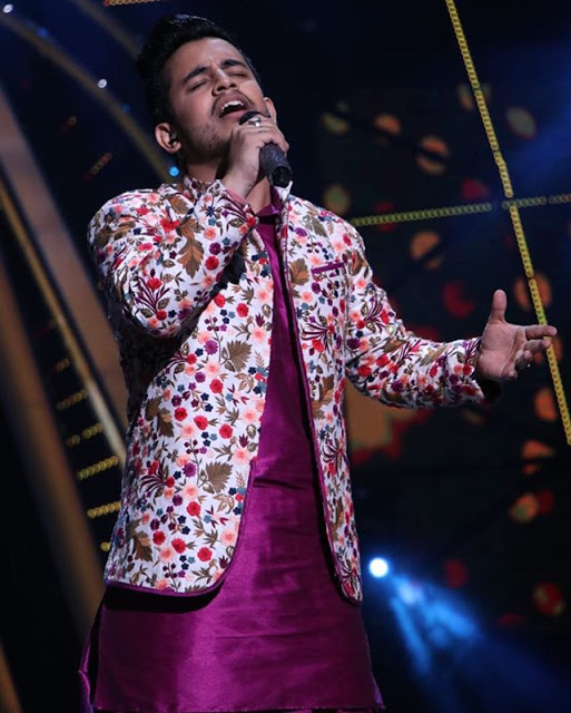 Vibhor Parashar singing