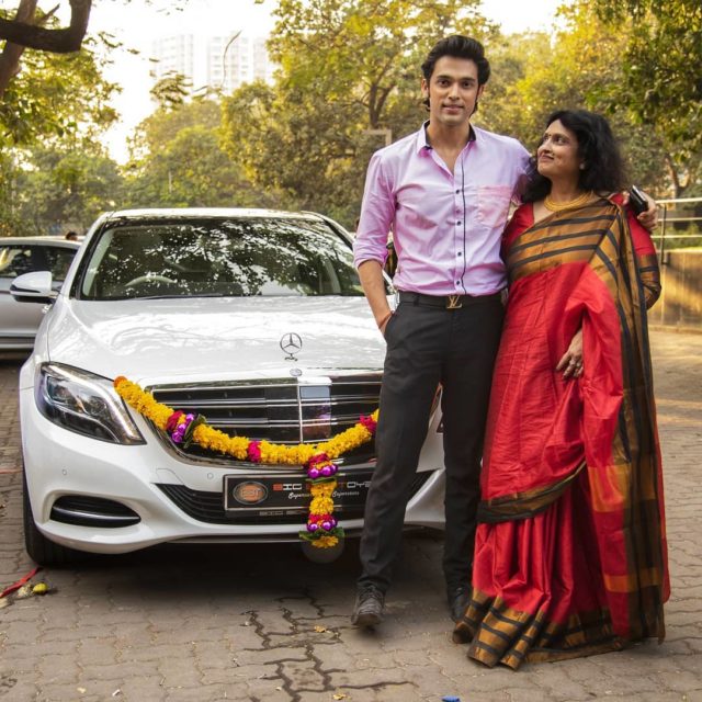 Parth Samthaan taking delivery of his first car with his mother 